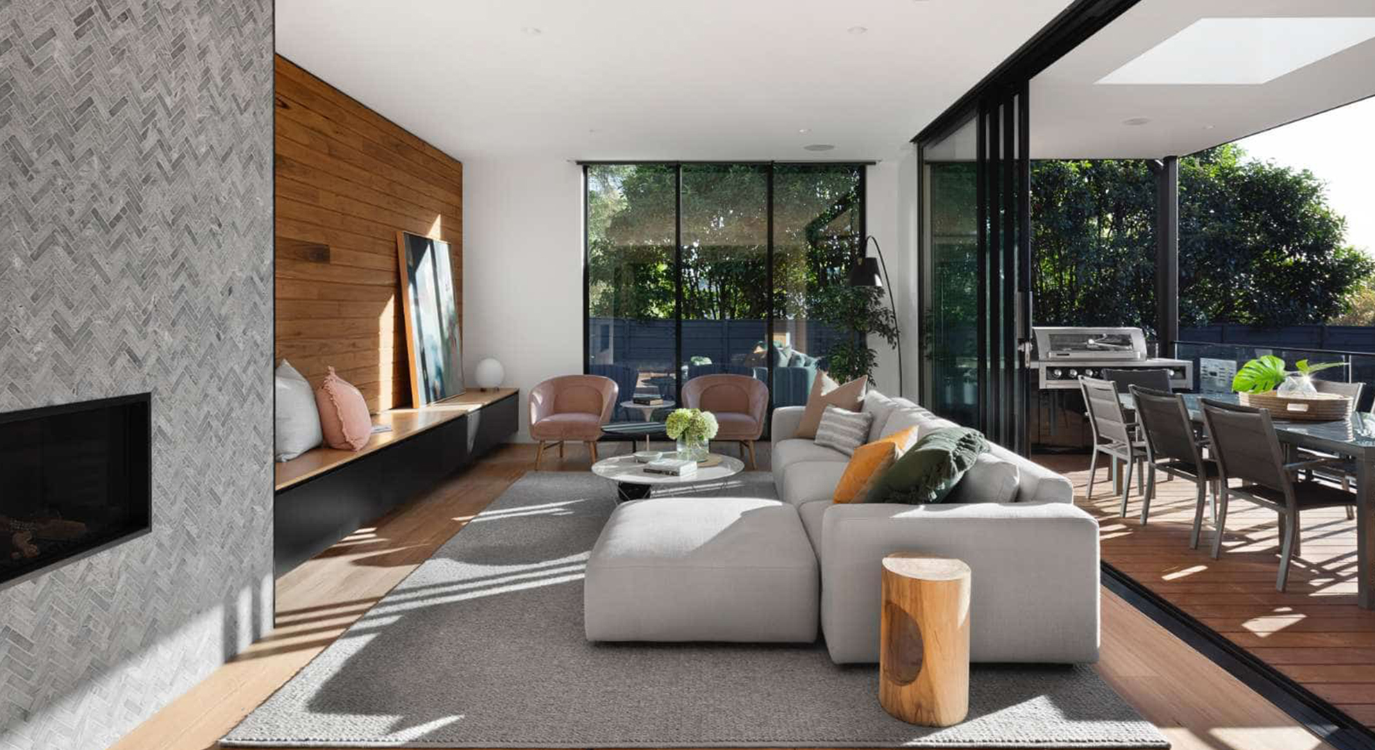 Barve vedno zaživijo v popolnosti.